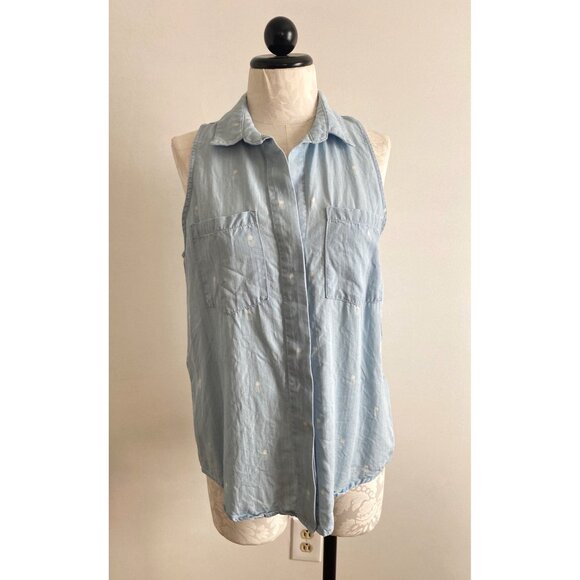 Sleeveless Light Blue Button-Up Shirt W/ Pineapple Print & Split Back Hem Size L - Picture 2 of 9